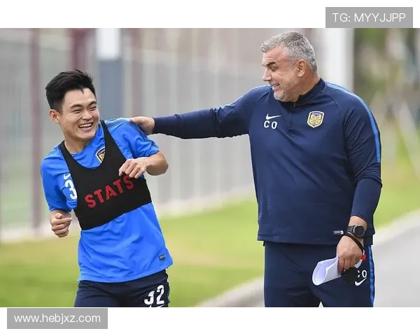 日本校园足球联赛新星崛起 校园球场上的未来之星纷纷亮相